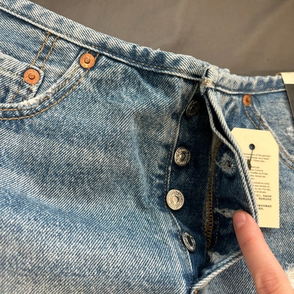 Levi’s Ripped Denim 501 Shorts - Picture 3 of 3